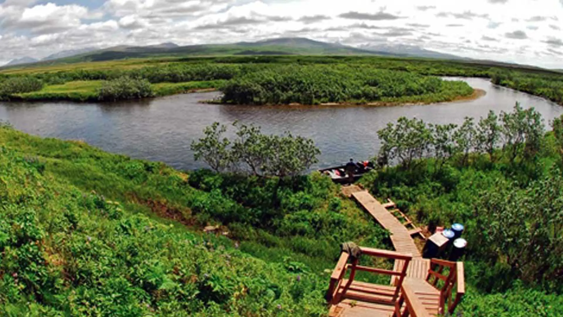 The walkway down from Aleutian Anglers Camp to the Sapsuk River
