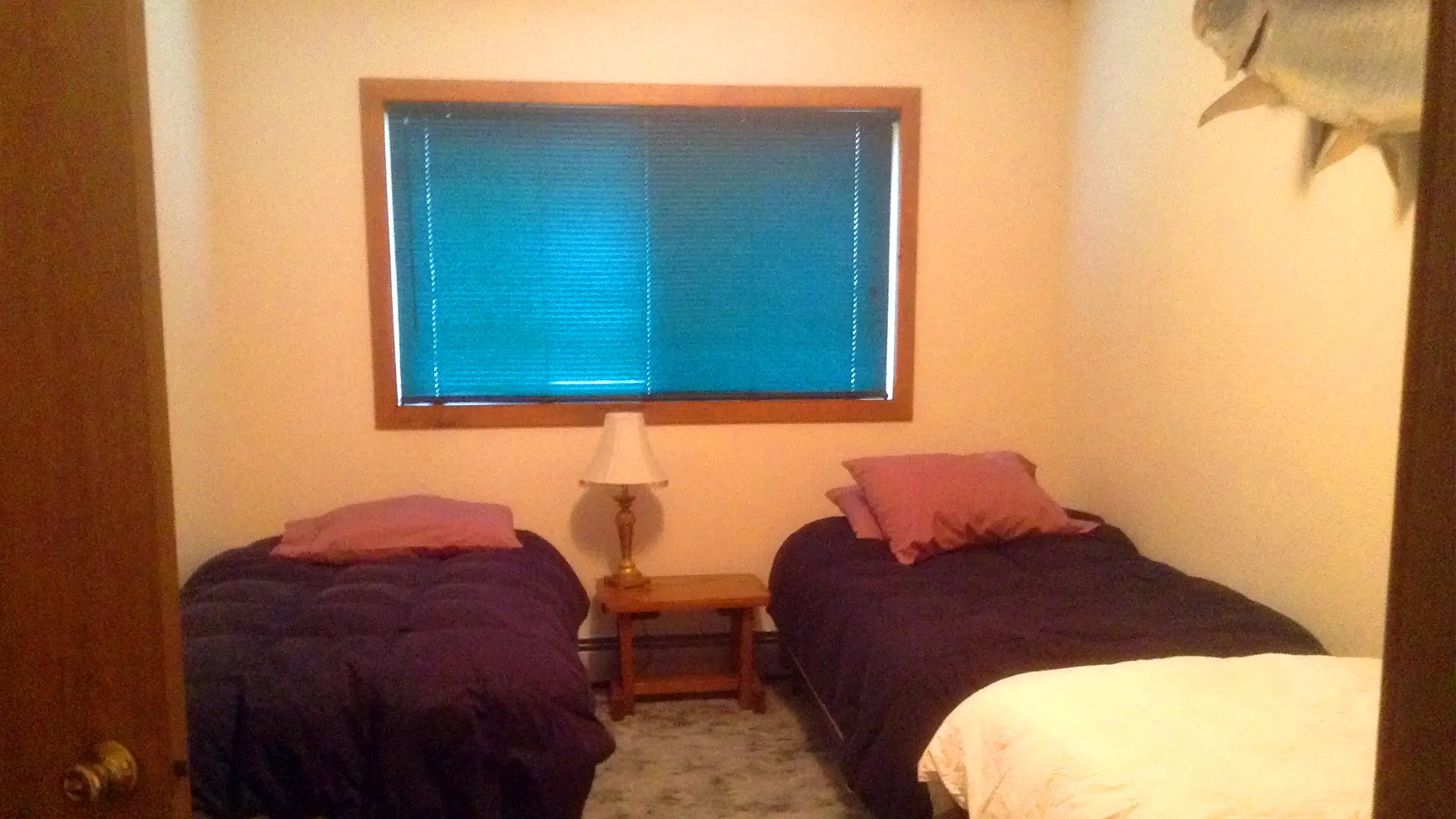 The Soldotna three-bedroom cabin has twin beds and 2.5 bathrooms.