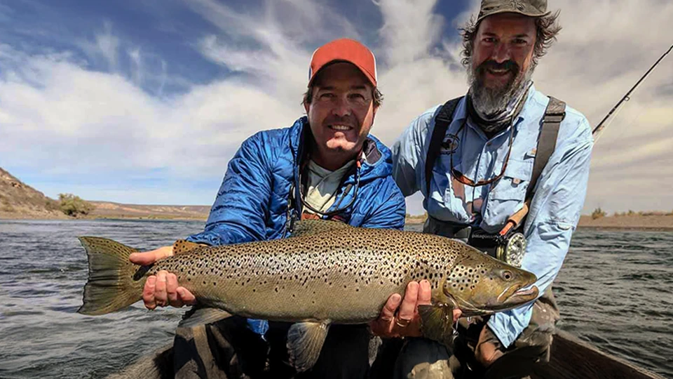 Chocolate Lab Expeditions offers Patagonia fly fishing packages that include two and three river floats while staying at very nice lodges.