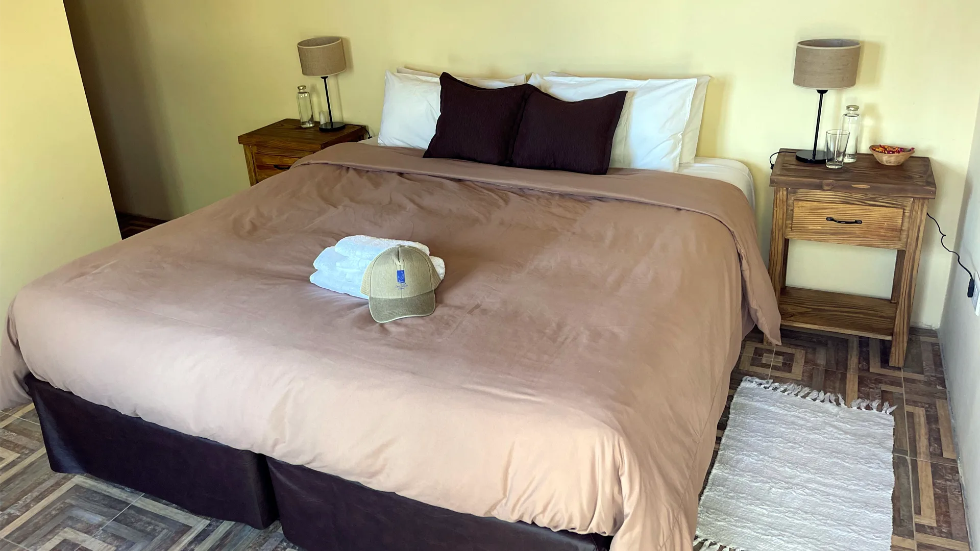 Bedroom Bedroom at Lago Strobel Lodge in Argentina