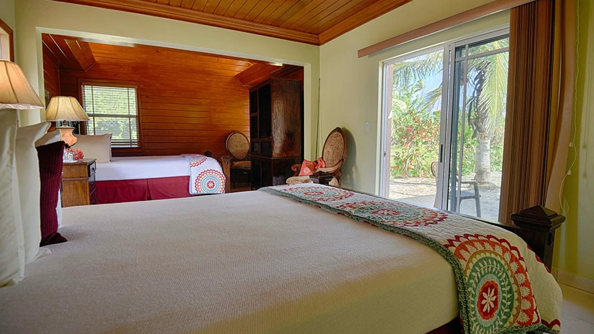 Enjoy oceanfront and ocean-view guest rooms at Swain's Cay Lodge in The Bahamas.