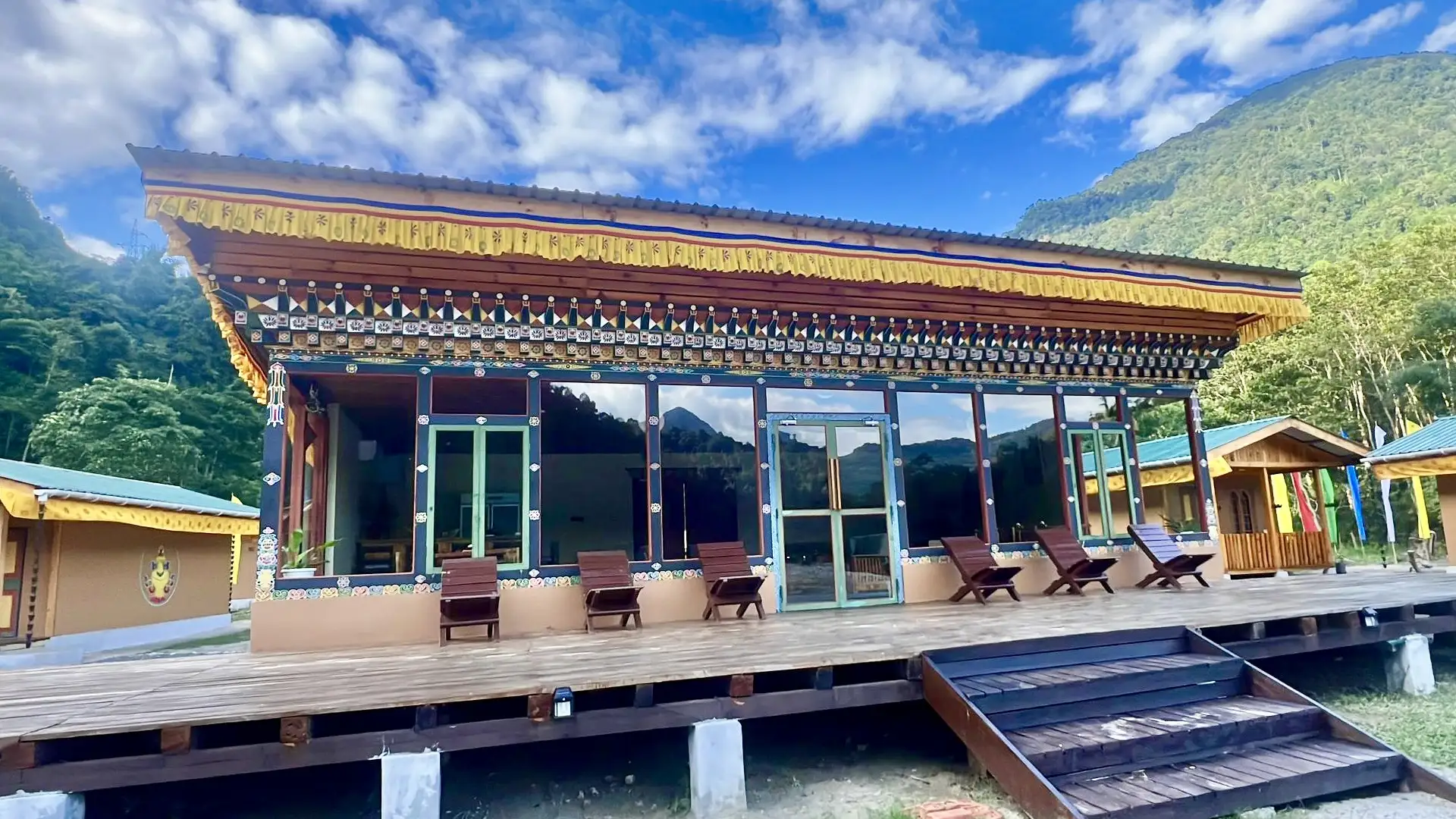 Manas River Lodge has six private riverside bungalows with queen beds, ensuite bathrooms, electricity, Starlink Wi-fi, and river views.