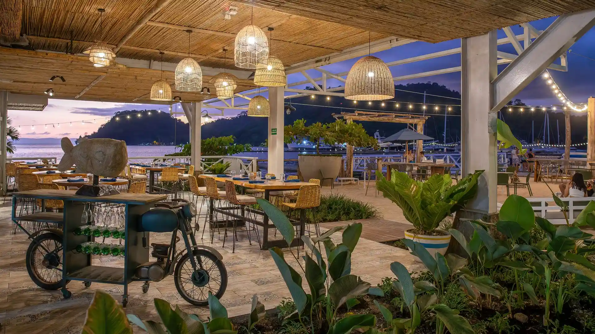 Outdoor dining at La Playa Restaurant at the IGY Marina Bahia Golfito.