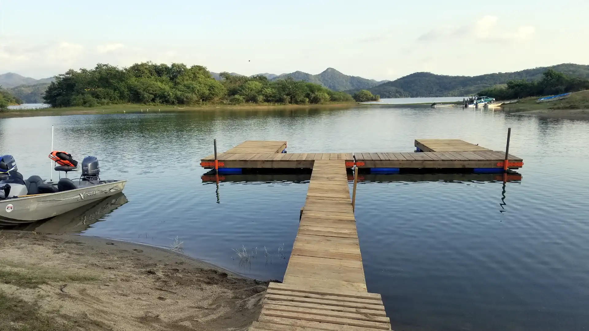 Loading Dock Enjoy quick access to great largemouth bass fishing at Lake Picachos Lodge.